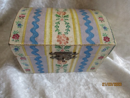 Vintage alte pappe truhe - vintage,